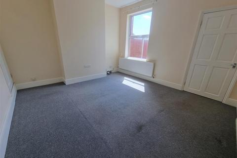 3 bedroom end of terrace house to rent, Peel Street, Kidderminster DY11