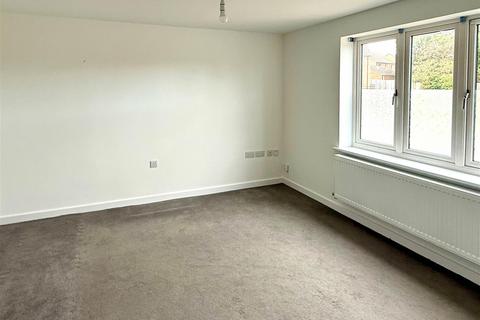 undefined, Green Crescent, Kettering NN14