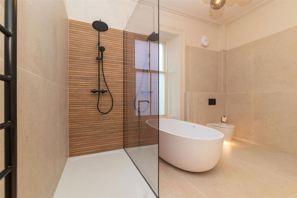 Principal Bathroom