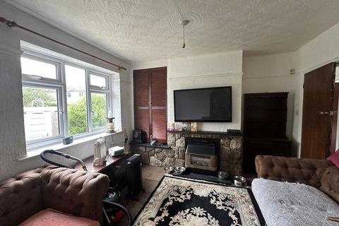 undefined, Ffordd Caergybi, Llanfairpwllgwyngyll, Anglesey, LL61