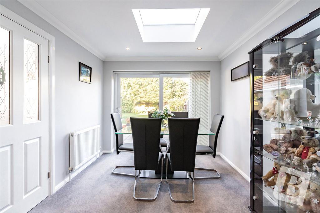 Lounge/Dining Room