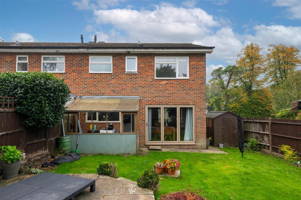 1 Castle Close externals-6 sky.jpg
