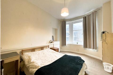 2 bedroom flat to rent, High Street, Glasgow, G4