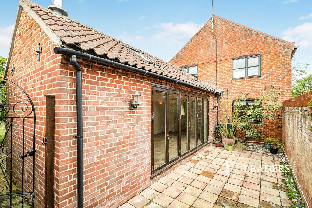 Courtyard garden