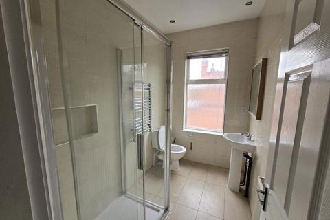 4 bedroom terraced house to rent, Mundella Street, Leicester