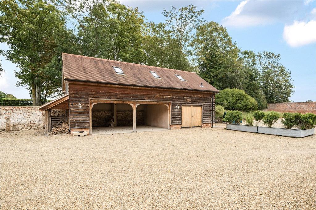 Garage & Annexe