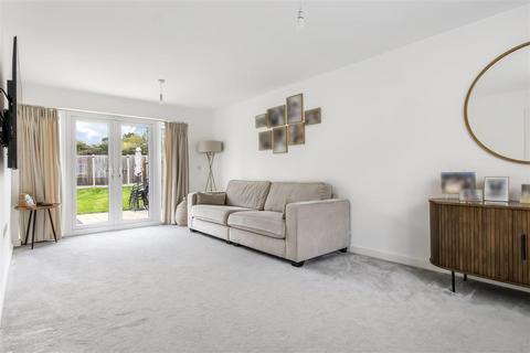 3 bedroom detached house for sale, St Johns Road, Goffs Oak