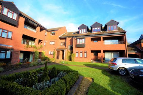 2 bedroom apartment to rent, Snells Wood Court, Buckinghamshire HP7
