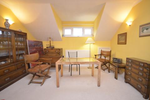 2 bedroom apartment to rent, Snells Wood Court, Buckinghamshire HP7