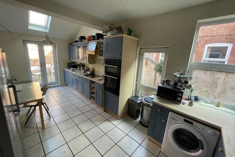 6 bedroom terraced house to rent, Lorne Road, Leicester