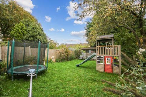 46 Forest View Road, East Grinstead, RH19 4AR