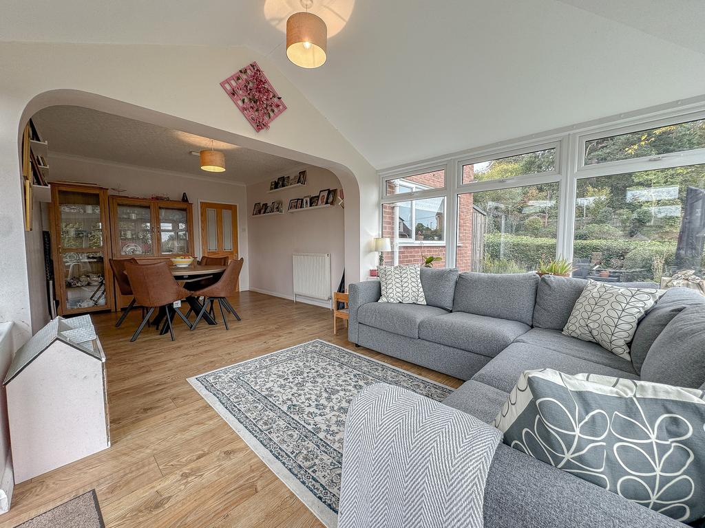 Dining &amp; Family Room