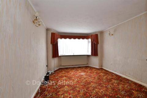3 bedroom semi-detached bungalow for sale, Rectory Grove, Wickford SS11