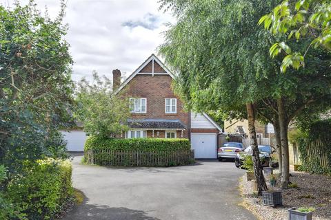 3 bedroom detached house for sale, William Judge Close, Tenterden