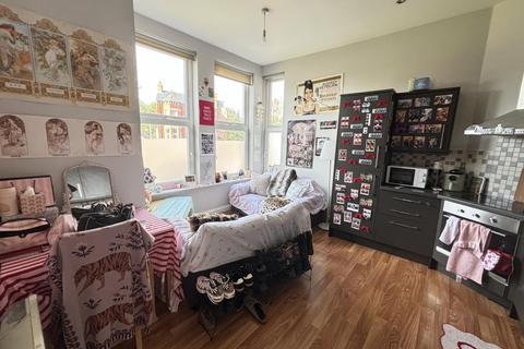 1 bedroom flat to rent, Brudenell Grove, Leeds LS6