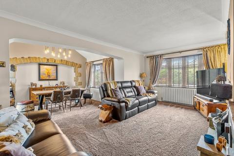 10 Cliffe Avenue, Harden, Bingley, BD16 1LN