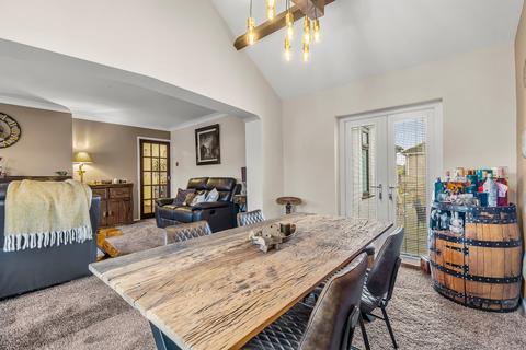 10 Cliffe Avenue, Harden, Bingley, BD16 1LN