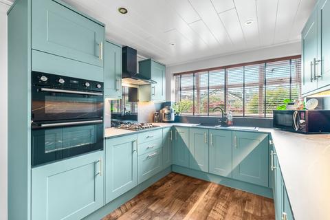 10 Cliffe Avenue, Harden, Bingley, BD16 1LN