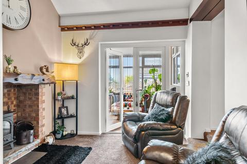 10 Cliffe Avenue, Harden, Bingley, BD16 1LN