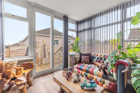 10 Cliffe Avenue, Harden, Bingley, BD16 1LN