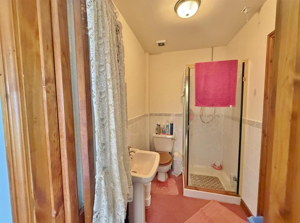 Jack and Jill shower room