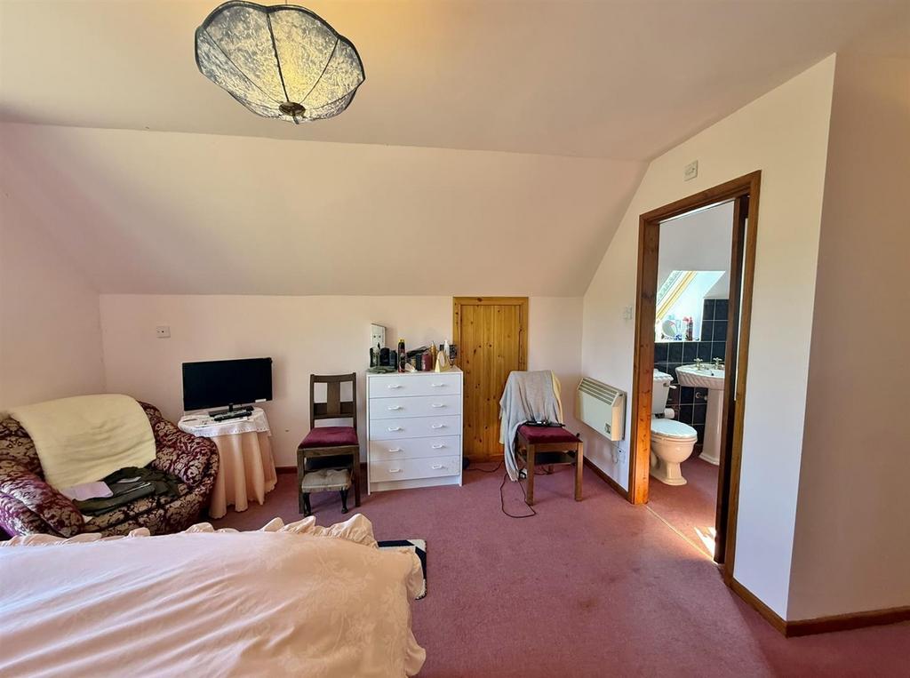 Bedroom 3 to ensuite