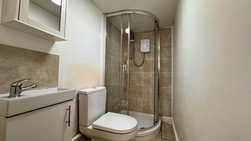 Bedroom 5 En-suite