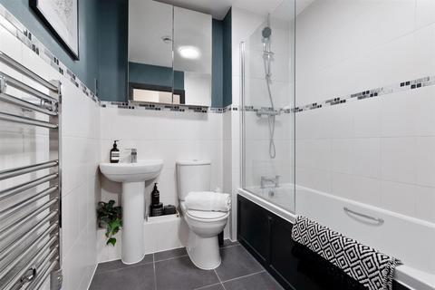 2 bedroom flat for sale, Schoolgate Drive, Morden SM4