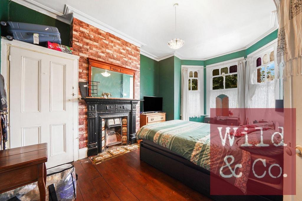 Mildenhall Road - m Djpdka KZy GGjh E6 Ek Gd.jpg