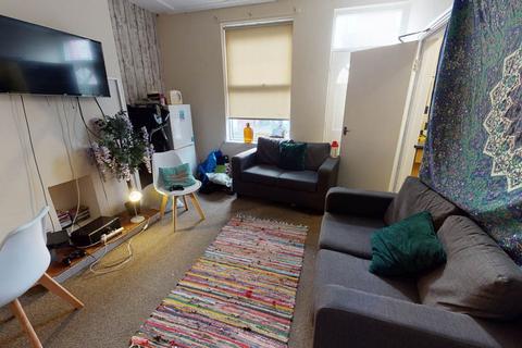 2 bedroom house to rent, Harold Place, Leeds LS6