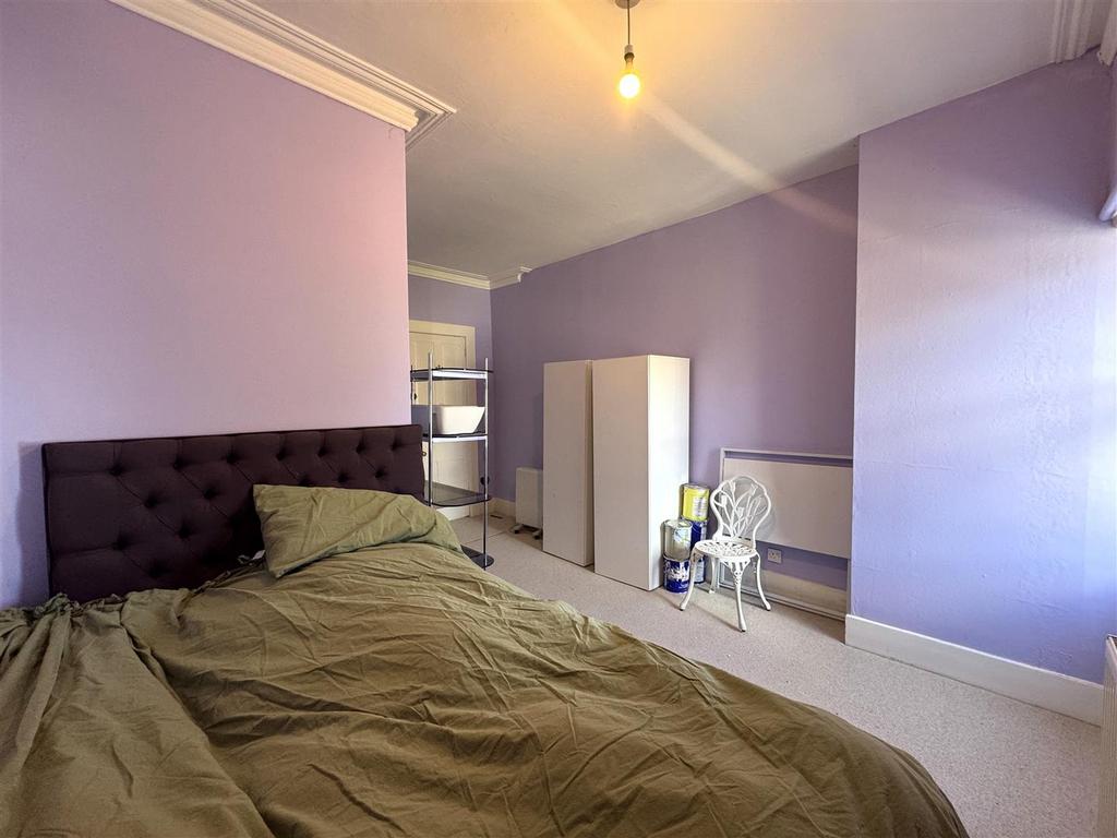 Bedroom 1.1.jpg