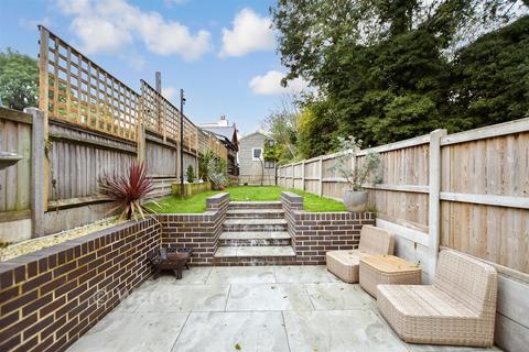 3 bedroom end of terrace house for sale, Church Hill, Dover CT16