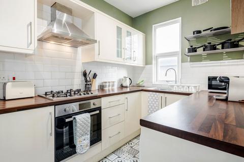 2 bedroom flat for sale, Redcliffe Gardens, Ilford, IG1
