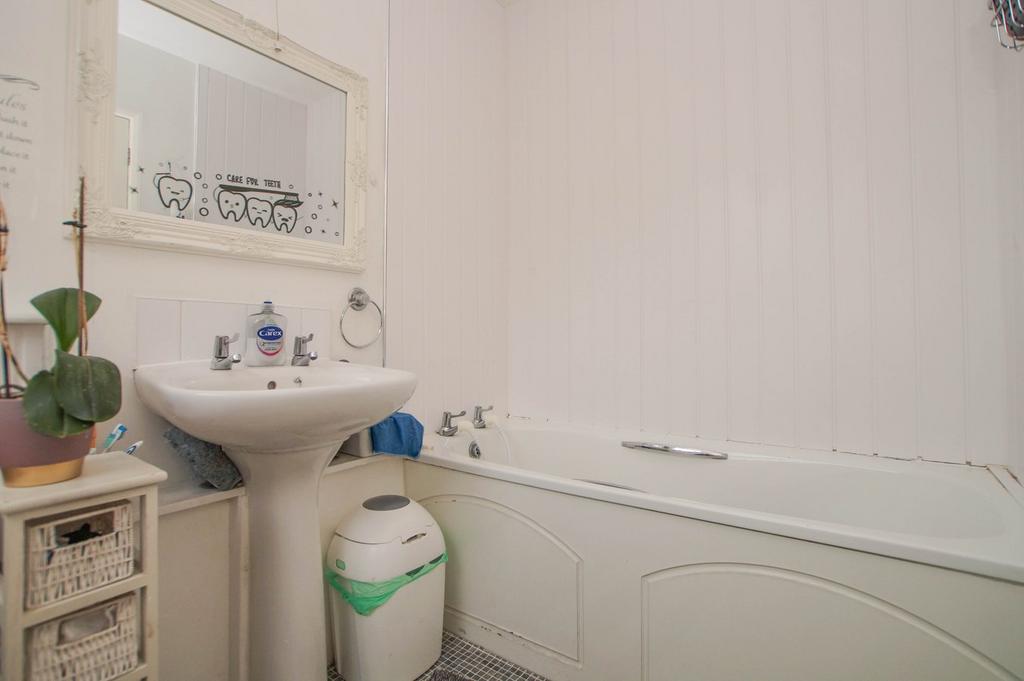 En-Suite Bathroom