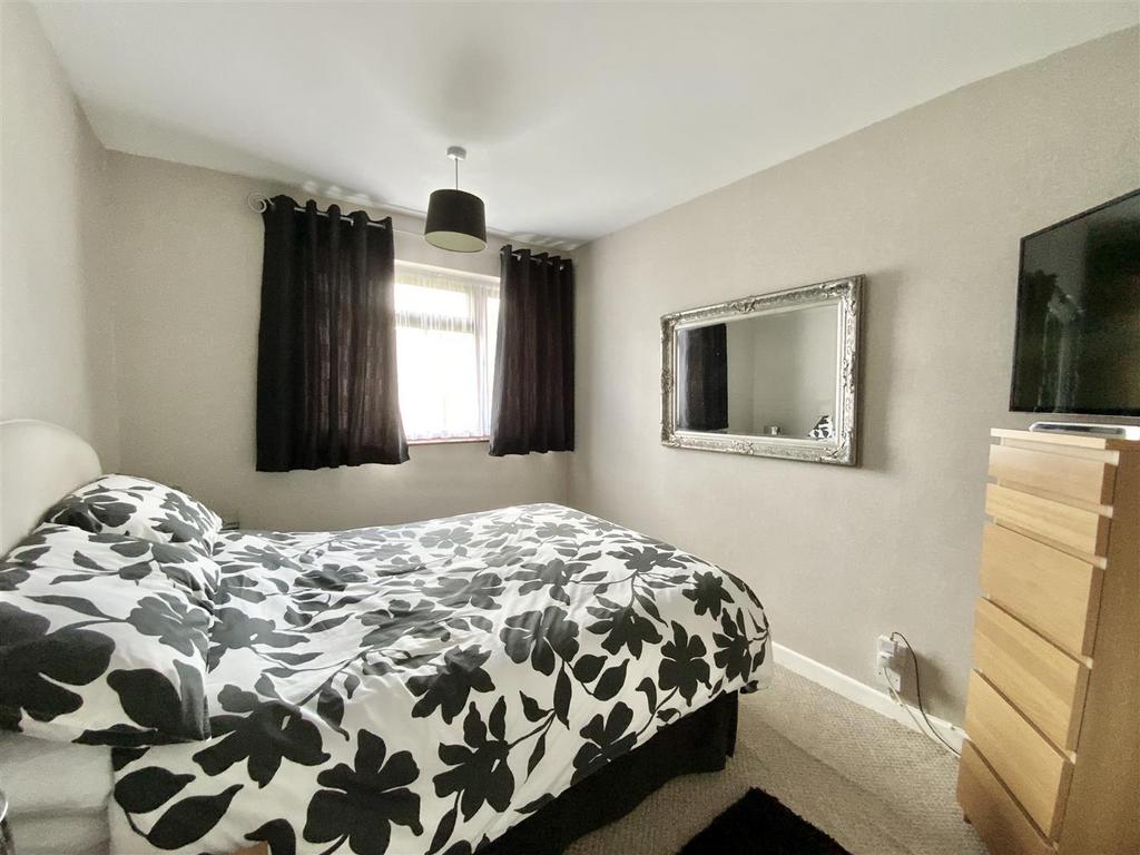 Bedroom 1 (Ground Floor)