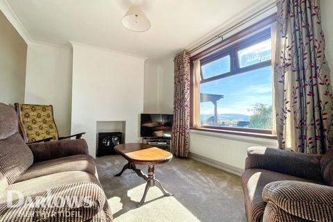 undefined, Maen Ganol, Treharris
