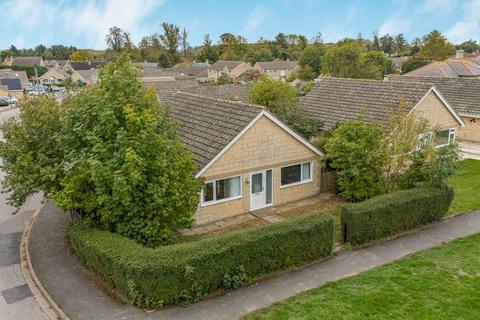 3 bedroom bungalow for sale, Hatherop Road, Fairford, Gloucestershire, GL7