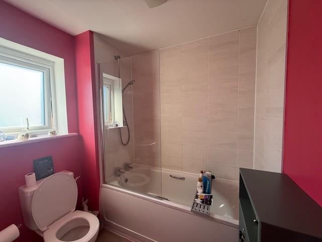 Bathroom 4.jpg