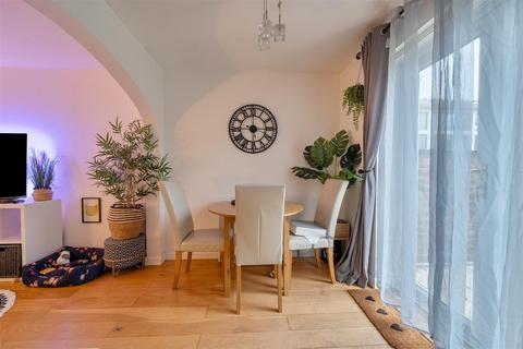 undefined, Rider Close, Devizes, SN10