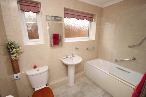2 bedroom semi-detached bungalow for sale, Lullingstone Road, Maidstone ME16