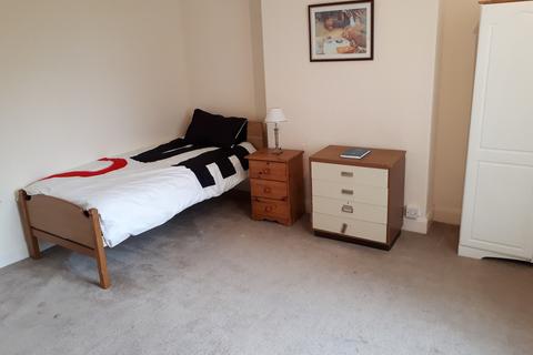 undefined, 1X Room Available, Chesterfield Close, West Heath, B31