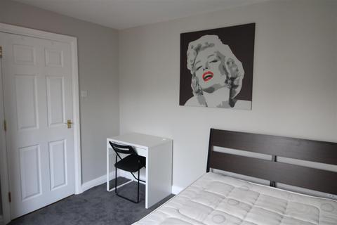 4 bedroom private hall to rent, Allandale Gardens, Lancaster LA1
