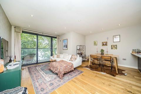 2 bedroom flat for sale, Chiswick High Road, London W4