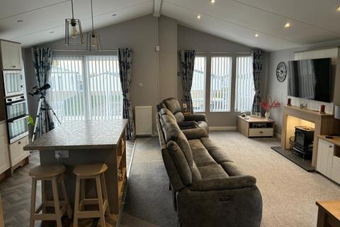 2 bedroom lodge for sale, Coopers Beach Caravan Park, CO5