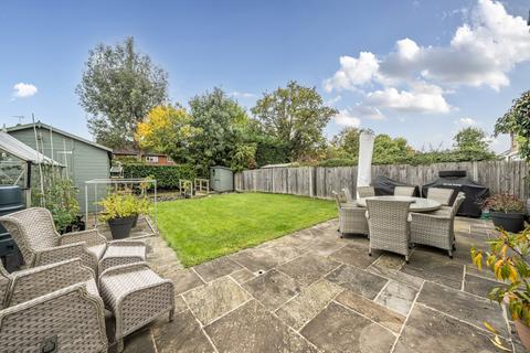 undefined, Great Oaks Park, Surrey GU4