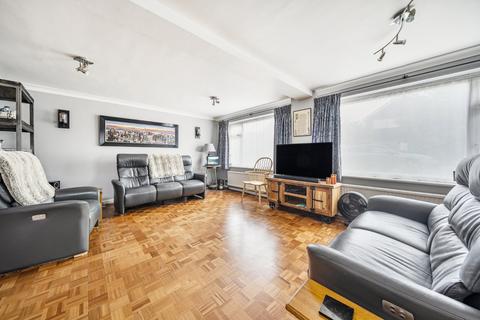undefined, Great Oaks Park, Surrey GU4