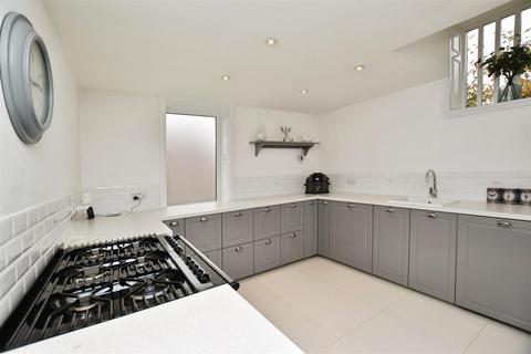 Coates Cottage Main Road, Burton Pidsea, Hull, HU12 9AX