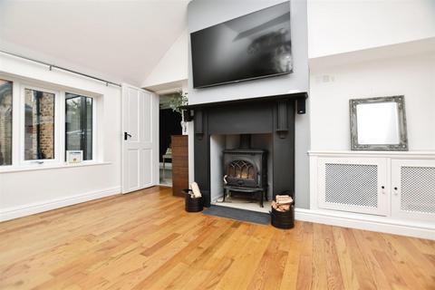 Coates Cottage Main Road, Burton Pidsea, Hull, HU12 9AX