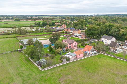 6 bedroom detached house for sale, Substantial Six Bedroom Home in Stow Bedon