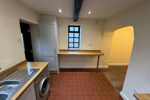 3 bedroom semi-detached bungalow to rent, Cripplegate, Wigan WN6